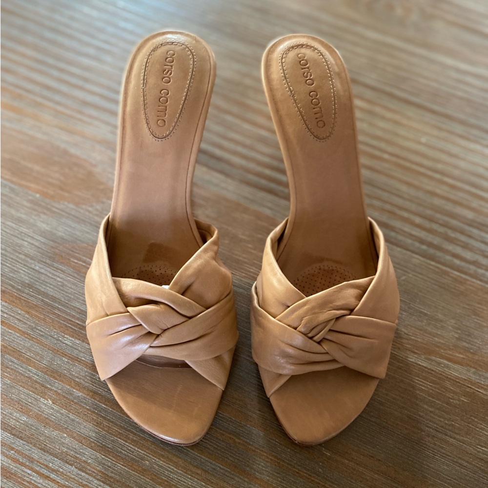 Corso Como Women's Tan Slide Sandals